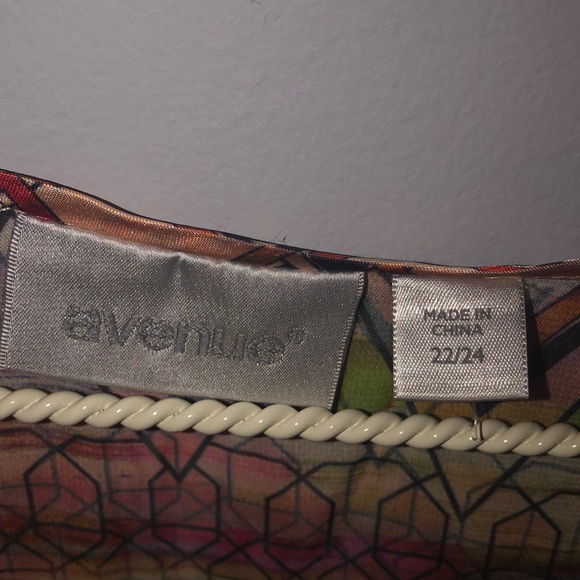 Avenue Women’s Top - Picture 3 of 8